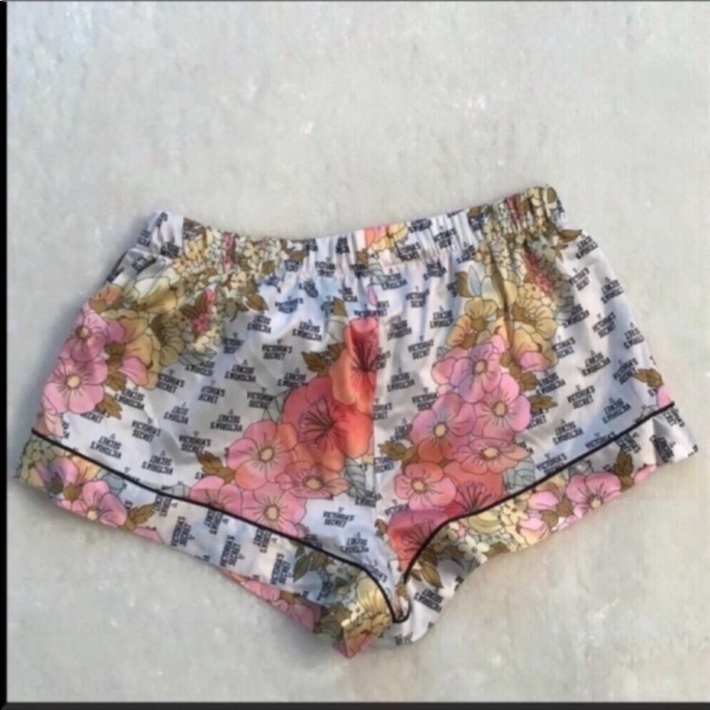 Victoria’s Secret Pajama Short - Picture 2 of 2